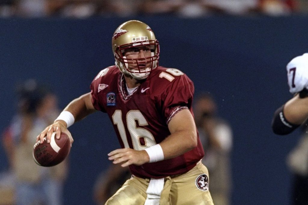 Chris Weinke se preparando para passar a bola