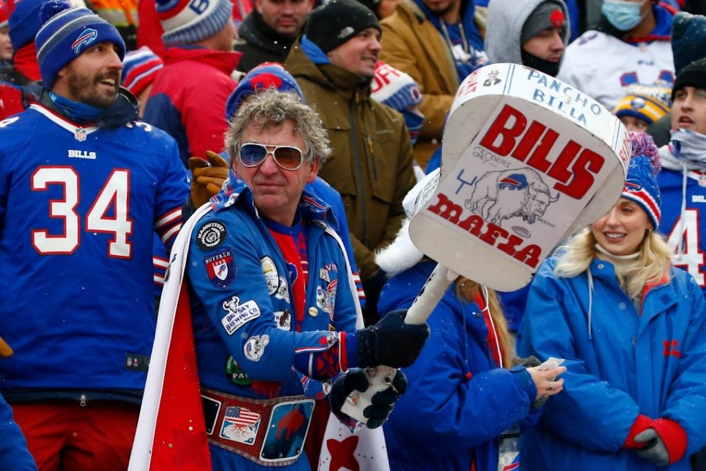 Uma das melhores torcidas da NFL, a Bills Mafia, do Buffalo Bills.