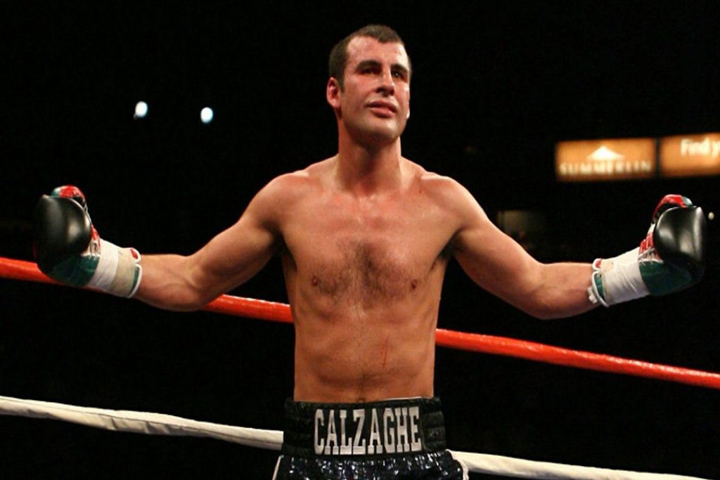 Joe Calzaghe comemorando no ringue.