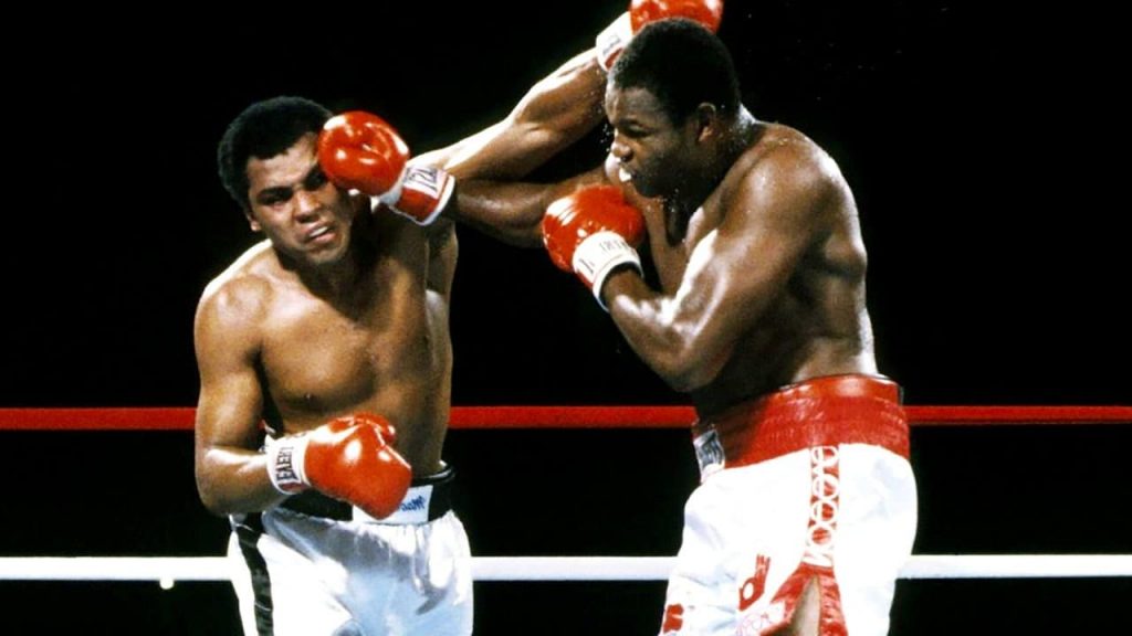 Larry Holmes fighting Muhammad Ali