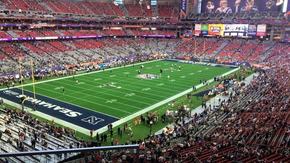 Dentro do State Farm Stadium antes do jogo começar.