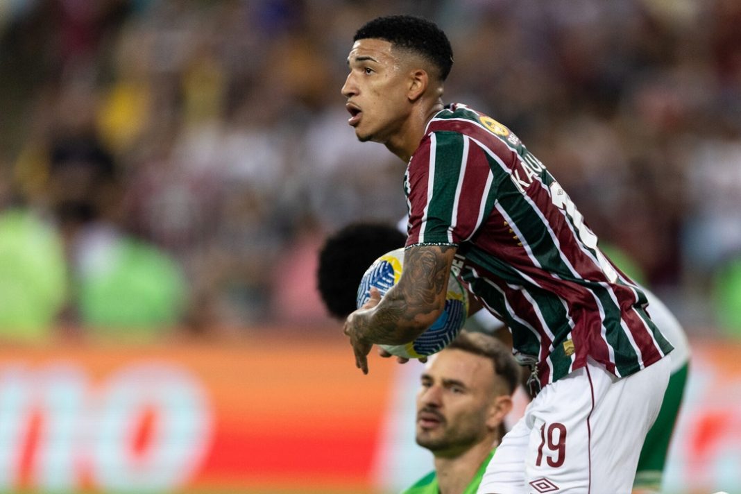 Kauã Elias, do Fluminense, em campo no Campeonato Carioca 2025.