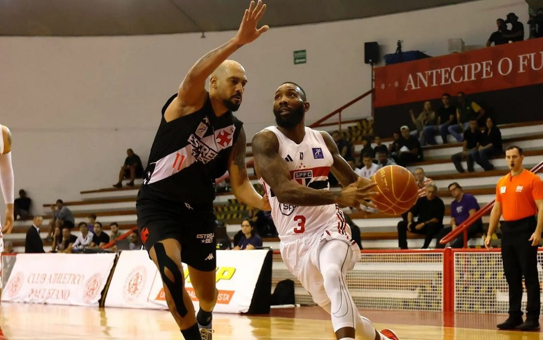 Duelo entre São Paulo e Vasco na última temporada do NBB